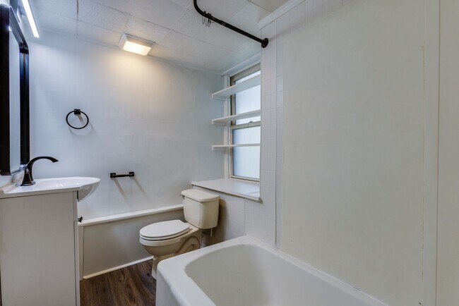 Building Photo - 316 Belonda St