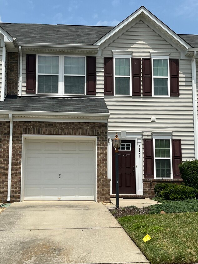 Foto principal - 7291 Hardtack Rd