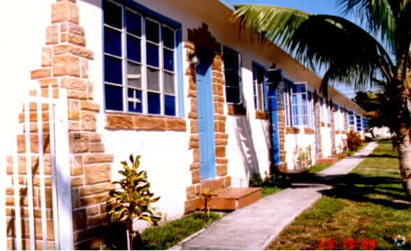 Building Photo - 60 NW 19th Ave
