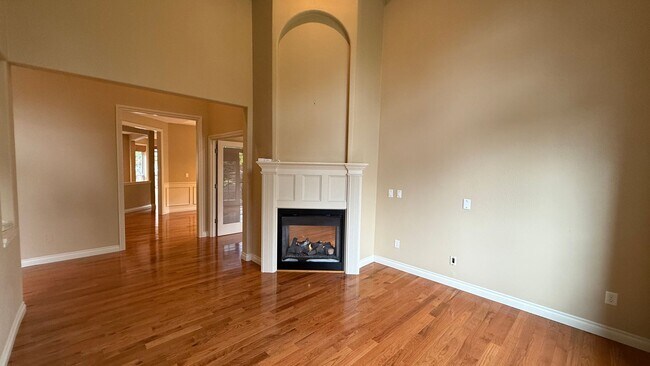 Building Photo - RARE Single Level 3-Bed Home in Coveted McKenna Ridge, Happy Valley - Video