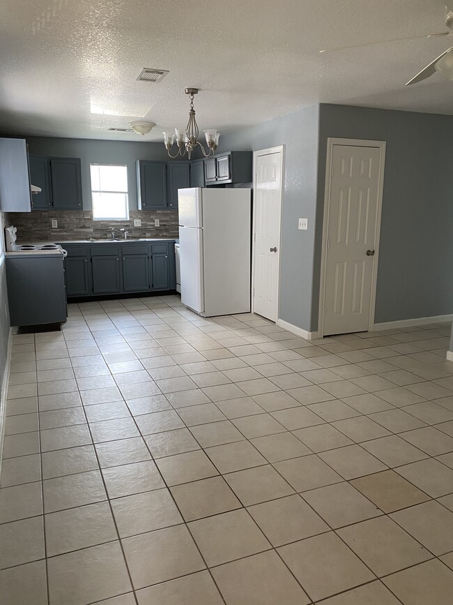 Kitchen in 3 bedroom unit - Thomas Manor Apartments