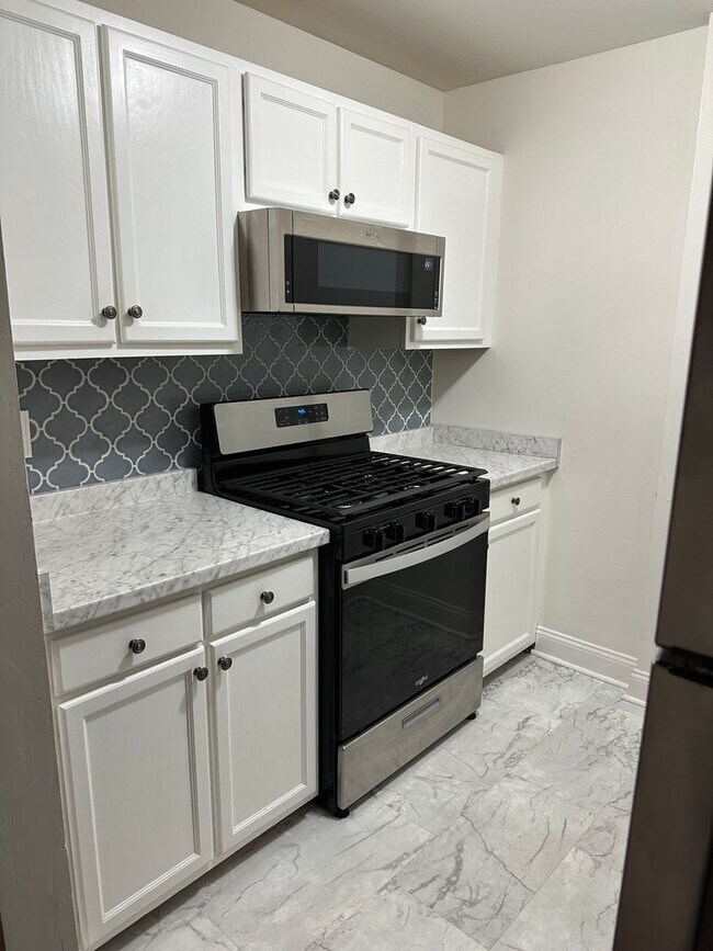 Building Photo - Fully renovated home in City of Wilmington...