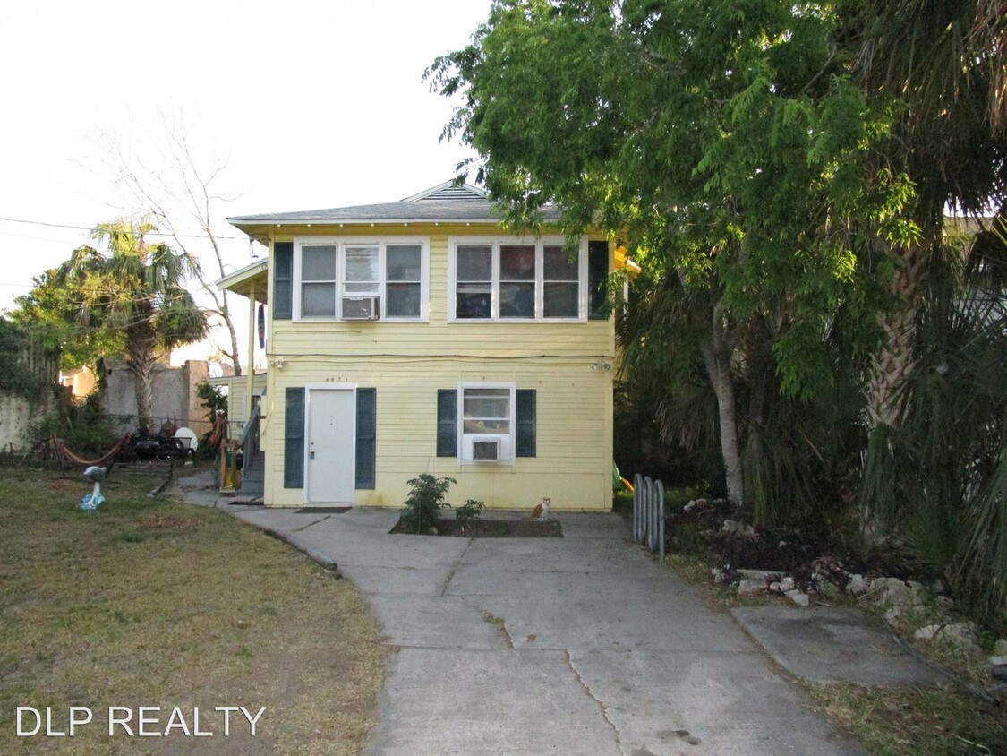 407 Poinsettia Rd, Daytona Beach, FL 32118 Condo for Rent in Daytona