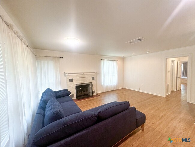 Foto del edificio - 1025 Mulberry Ave