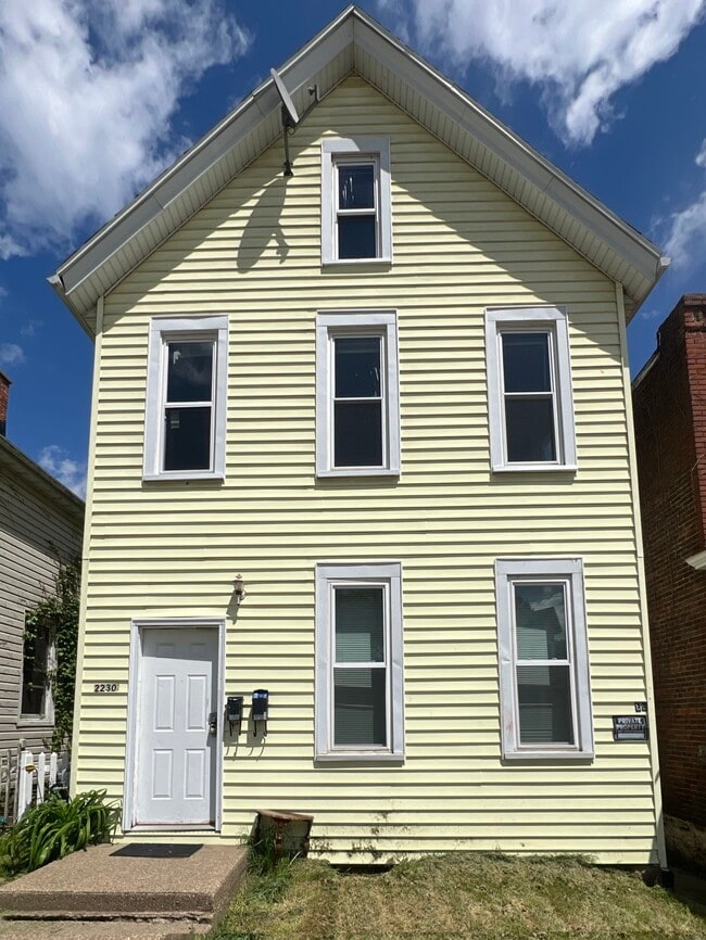 Building Photo - 2230 Francis St