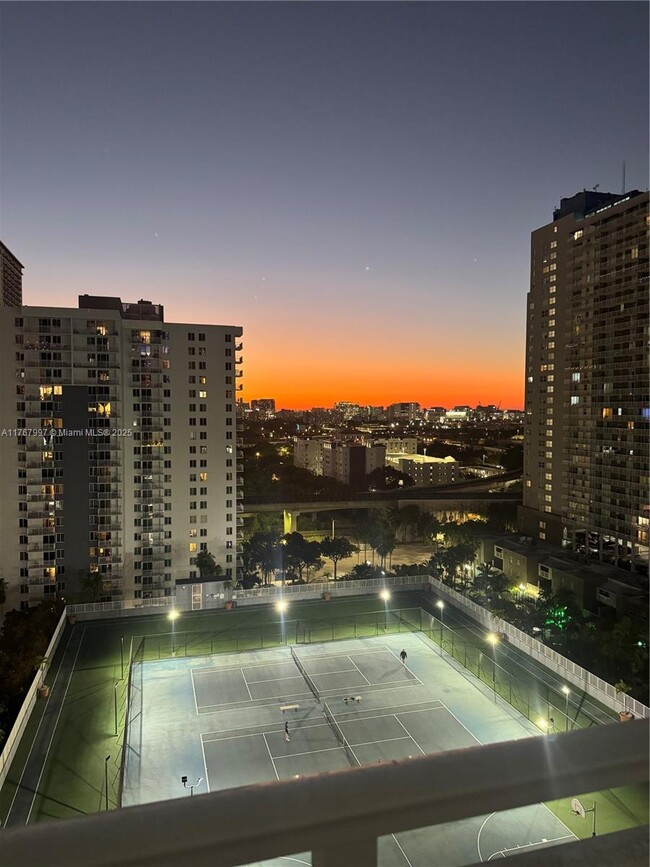 Foto del edificio - 800 N Miami Ave