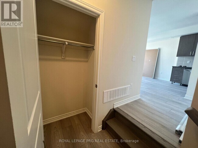 Building Photo - 30 Halliford Pl