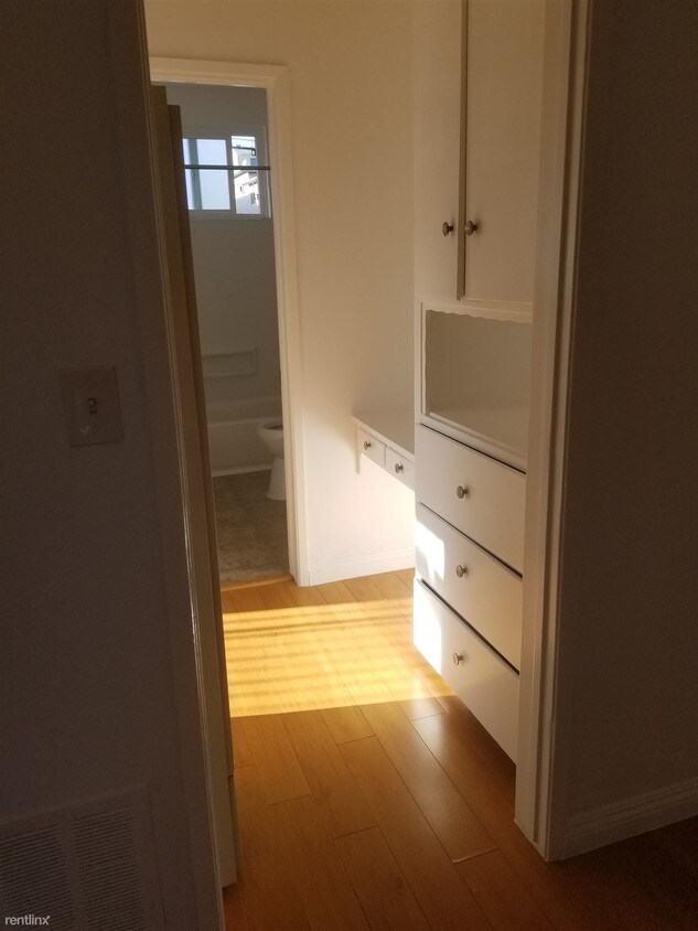 Building Photo - 10485 National Blvd