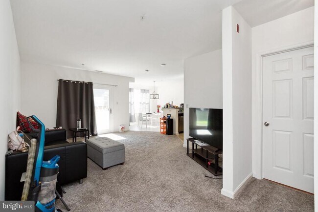 Foto del edificio - 319 Eagles Landing Ct