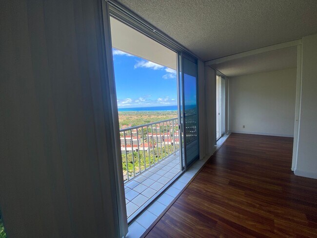 Foto del edificio - Makaha Valley Towers - One Bedroom