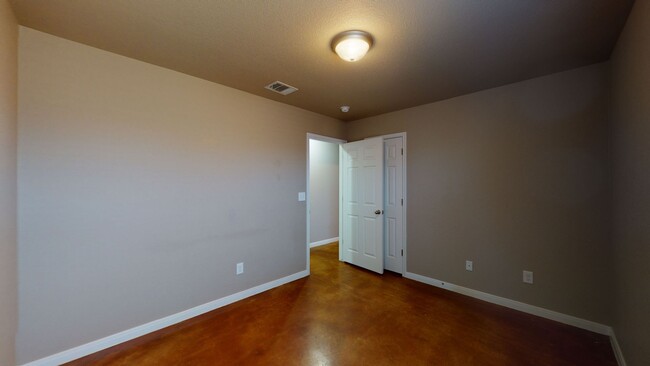 Building Photo - DUPLEX IN HARKER HEIGHTS!!!