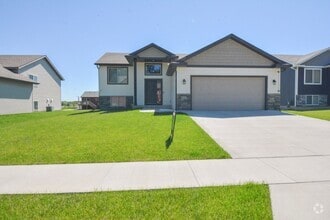 Building Photo - 6934 Clarkia Dr NW
