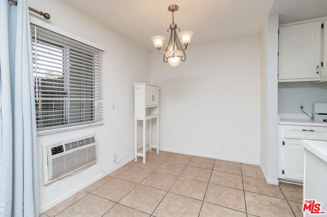 Foto del edificio - 5011 Stoney Creek Rd