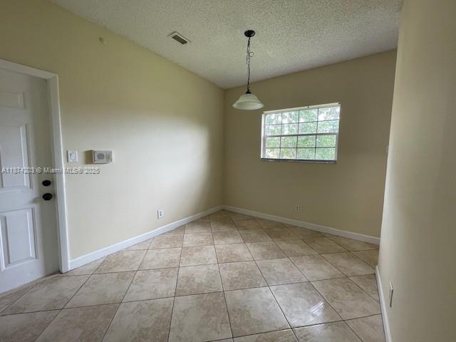 Building Photo - 820 Cypress Park Way