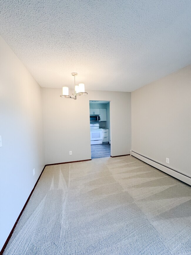 Foto del edificio - 2710 Dale St N