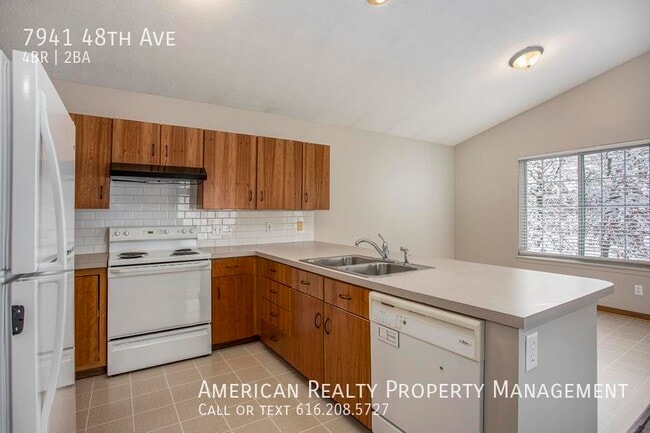 Building Photo - 7941 48th Ave