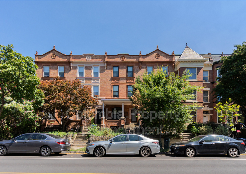 Foto principal - 3223 13th St NW