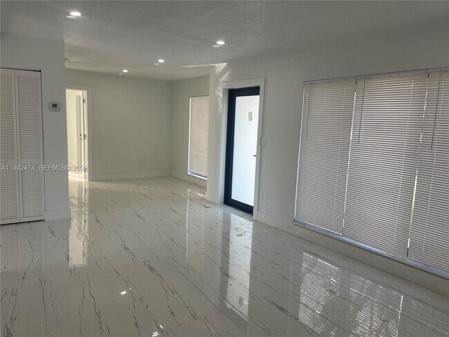 Foto del edificio - 9124 SW 180th St