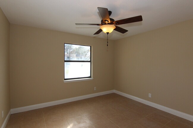Building Photo - Great 2 Bedroom Unit in Fort Walton Beach!