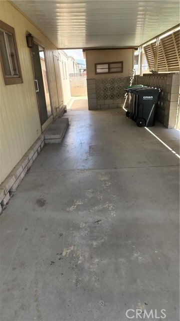 Foto del edificio - 868 Santo Tomas Dr