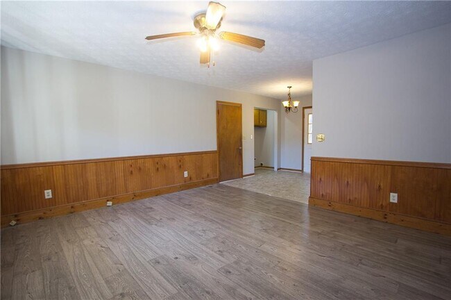 Building Photo - 2420 Green Rd