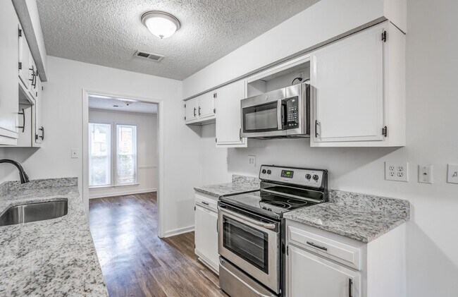 Foto del edificio - 1320 Fox Trace Dr