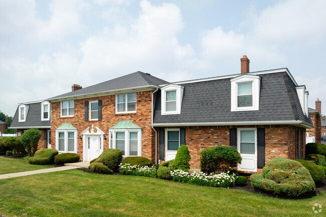 Exterior - Georgetown Apartments