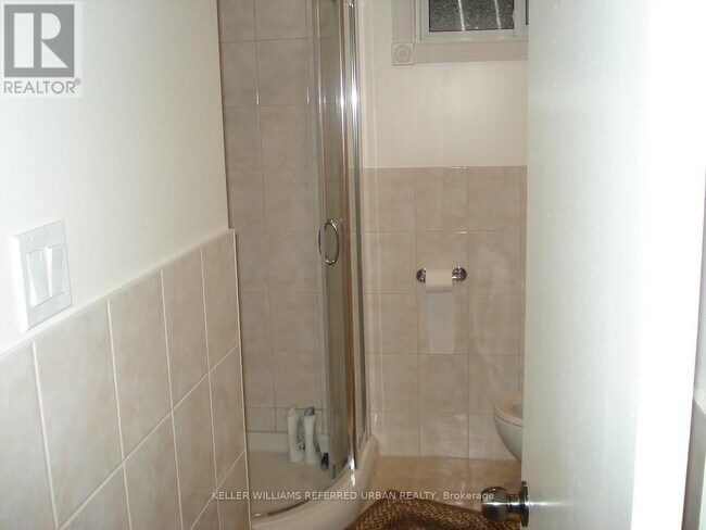 Photo du bâtiment - 114 Kennard Ave