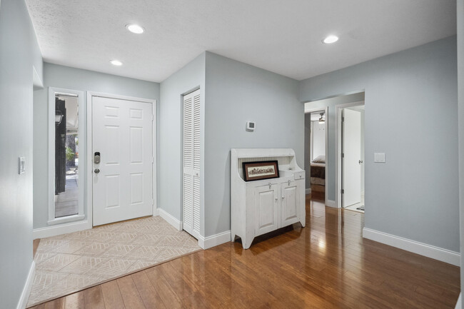 Foto del edificio - 5300 SE Schooner Oaks Way
