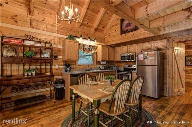 Building Photo - 1130 Twin Oaks Rd