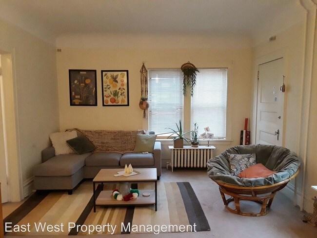 Foto del edificio - 2128-2130 E 2nd St