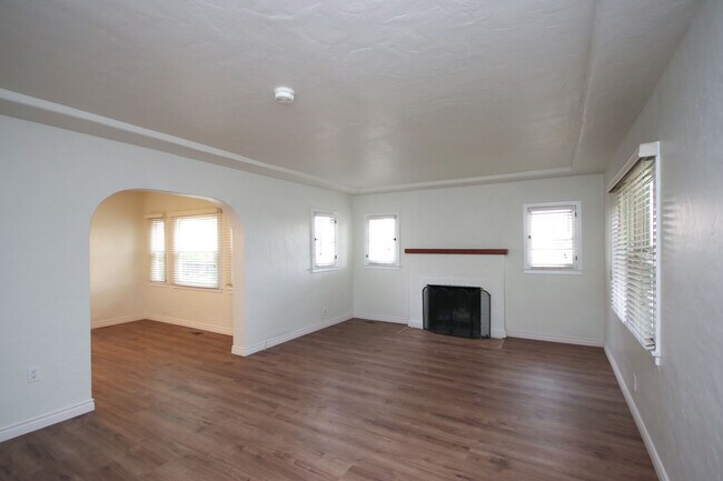 Foto del edificio - 2350 Marengo Ave