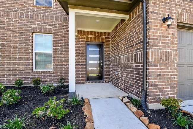 Building Photo - 23303 Happy Mdw Ln