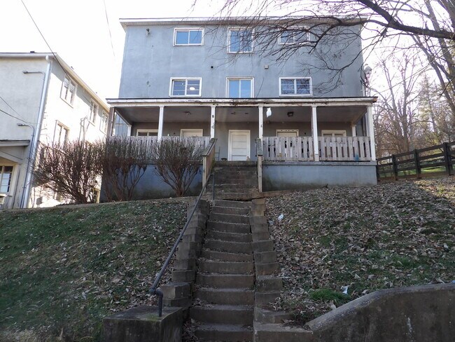 Building Photo - 6 Dogwood Ln