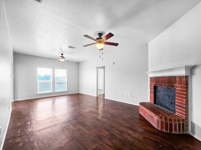 Foto del edificio - 4561 Wheatland Dr