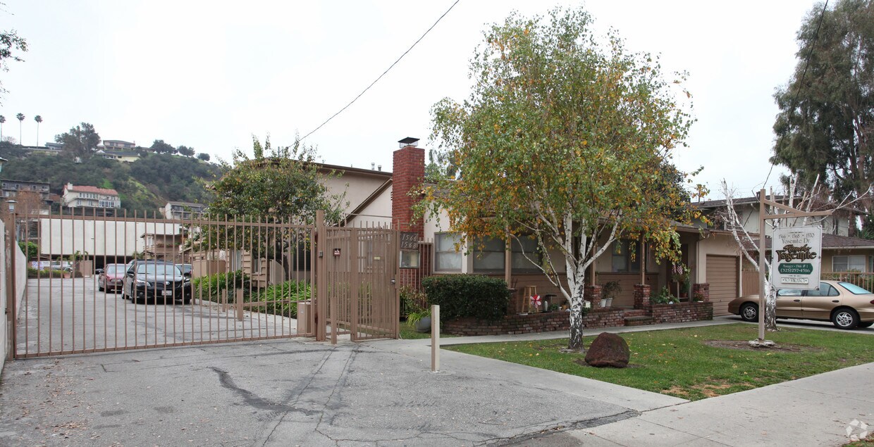 Building Photo - 1566 Yosemite Dr