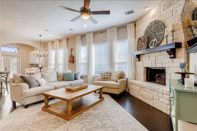 Building Photo - 6800 Llano Stage Trl