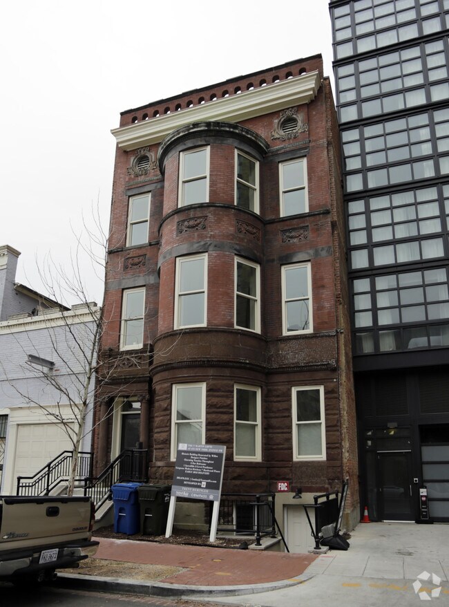Building Photo - 475 New York Ave NW