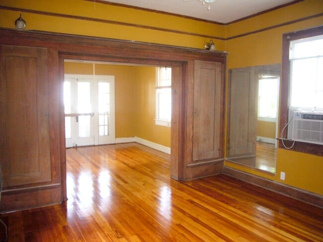 Building Photo - 1415 Cambronne St