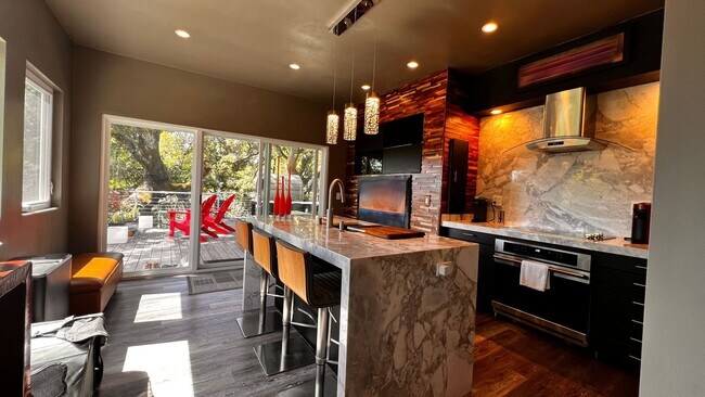 Foto del edificio - Contemporary Napa Loft Retreat