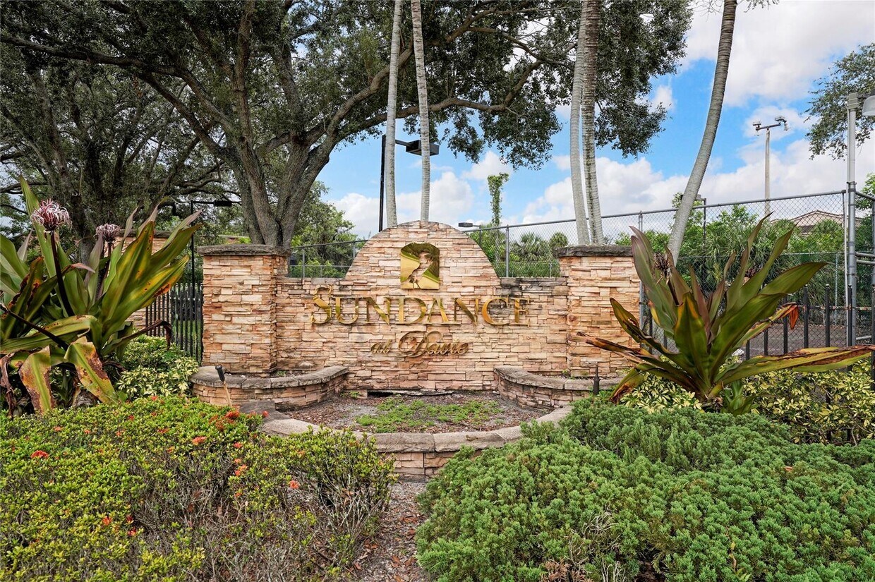 Primary Photo - 2900 S University Dr