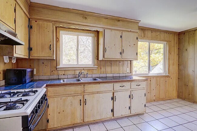 Foto del edificio - Room in House on Hillsborough St