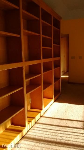 Foto del edificio - 16044 Robinwood Ln