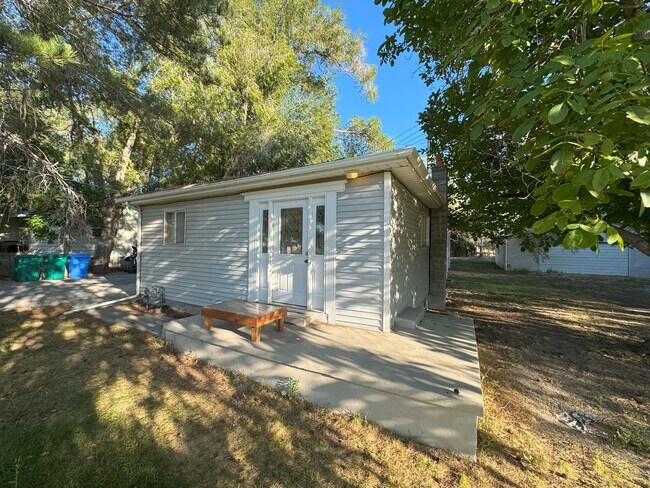 Building Photo - Single Family Home in Riverton!