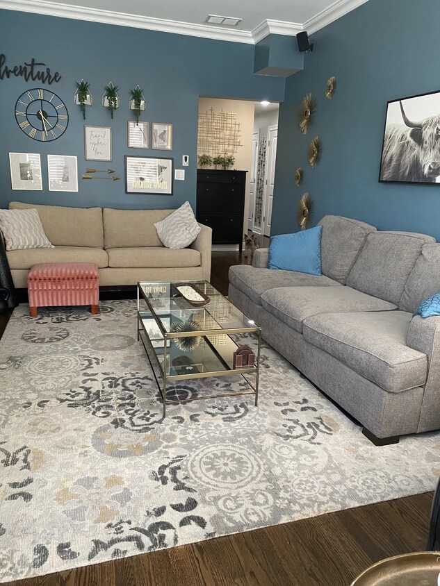 front sitting room - 1307 North Artesian Avenue, Unit 2