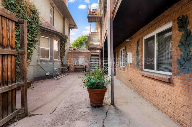 Foto del edificio - 1138 Corona St