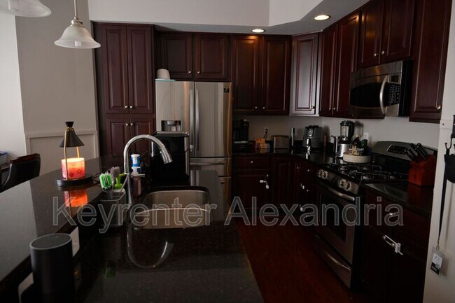 Foto del edificio - 2561 Eastbourne Dr