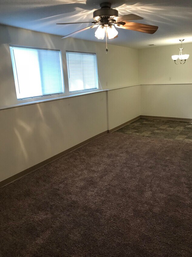 107 Crestview Unit 3, Park View, IA 52748 Room for Rent in Park View