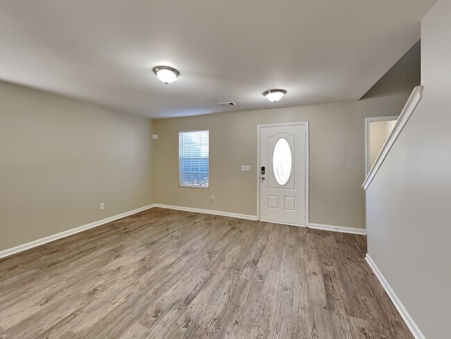 Foto del edificio - 1153 Lanier Springs Dr