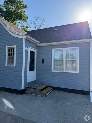 Building Photo - 728 S Front St